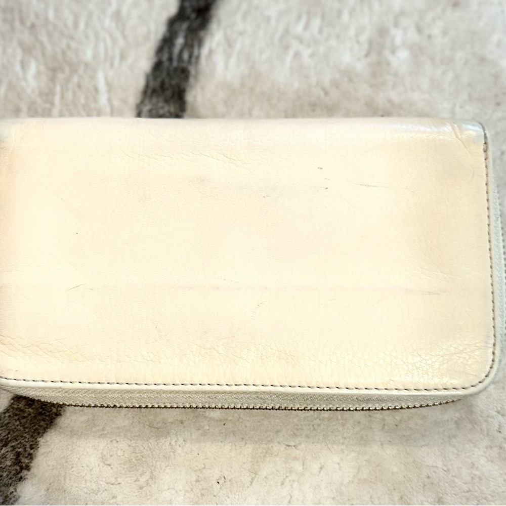Chloe Cream Leather zipper wallet with Silver Bow - Picture 2 of 7